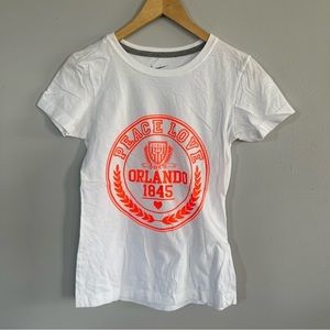 Nike Graphic T-shirt size S